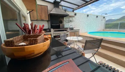 Cobertura duplex na ABM, com 3 quartos e 164m² toda reformada e vista incrível