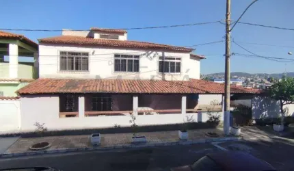 Casa à venda em Duque de Caxias, Engenho do Porto, com 5 quartos, com 215 m²