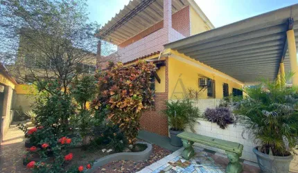 Casa à venda em Duque de Caxias, Vila Rosário, com 4 quartos, com 200 m²
