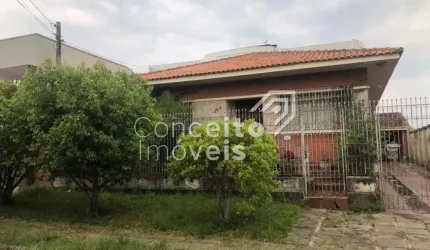 Residência com amplo Terreno - Jardim Carvalho
