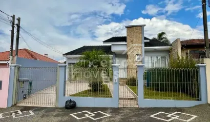 Residência Térrea com Piscina - Jardim Carvalho