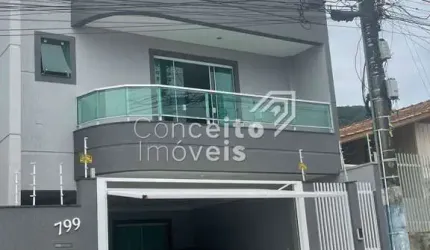 SOBRADO TRIPLEX MOBILIADO E DECORADO EM BALNEÁRIO CAMBORIÚ