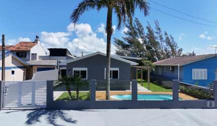 Casa à venda na Praia Maristela