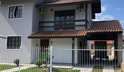 Casa com 3 dormitórios à venda, 200 m² por R$ 900.000,00 - Pedra Branca - Palhoça/SC