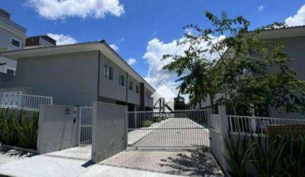 Sobrado com 2 dormitórios à venda, 71 m² por R$ 329.900,00 - Forquilhas - São José/SC