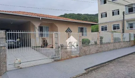 Casa com 2 dormitórios à venda, 180 m² por R$ 650.000,00 - Madri - Palhoça/SC
