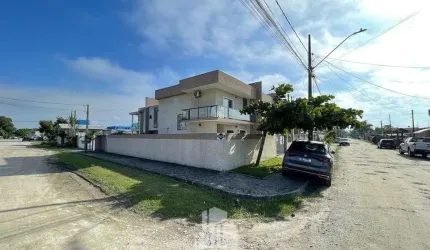 Sobrado 3 dormitórios a 250m do mar em Matinhos