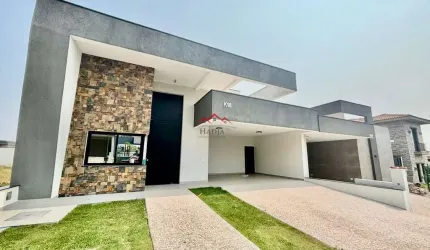 Casa Térrea à Venda no Condomínio Mont'Alcino em Valinhos - SP