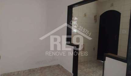 CASA COM 2 DORMS, 1 VAGA