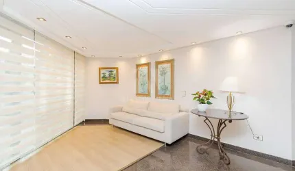 Apartamento mobiliado no Centro de Curitiba.