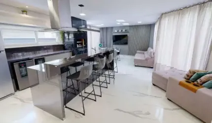 Casa Alto Padrão em condomínio fechado 5 Suítes e 7 vagas de garagem em Curitiba