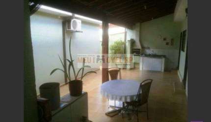 Casa com 3 dormitórios à venda, 152 m² por R$ 750.000,00 - Jardim Irajá - Ribeirão Preto/SP