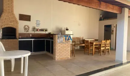 Casa Térrea à venda 120m² com 3 quartos 1 suíte 4 vagas, Parque Via Norte em Campinas.