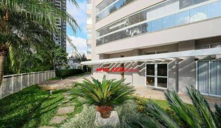 ** Belíssimo Apartamento com Vista Panorâmica para o Parque Ibirapuera - 161m² de Área Privativa - 4 Dormitórios sendo 3 Suítes - 3 Vagas de Garagem *