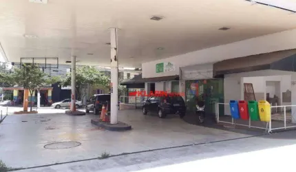 Terreno com vocação para posto de gasolina, loja ou farmacia - 959m total - 623 área construída