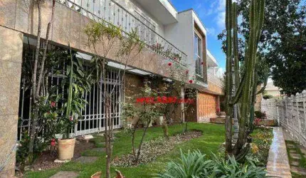 # MAGNÍFICO SOBRADO, 500 M2 ÁREA CONSTRUÍDA, COM PISCINA E EDÍCULA - EXCELENTE LOCALIZAÇÃO.
