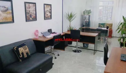 Apartamento Estilo Kitnet Reformado de 1 Dormitório com Aproximadamente 33m² de Área Útil com Boa Localização no Bairro Liberdade (Próximo ao Metrô)