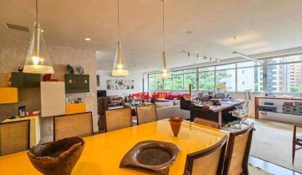 Apartamento Reformado com 226,27m² de Área Útil em Excelente Localização no Jardim Europa - 4 Dormitórios sendo 3 Suítes e 2 Vagas de Garagem