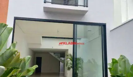 Excelente OPORTUNIDADE!! Casa de 3 Suítes, com 3 Vagas de Garagem, Quintal, Sala com pé direito alto!