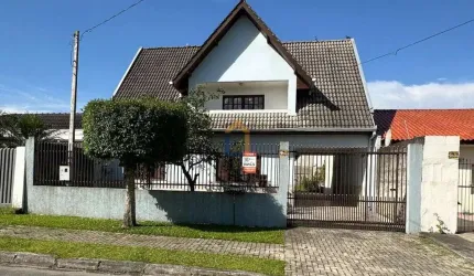 Sobrado com 270m² no bairro Capão da Imbuia