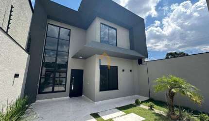 Sobrado com 176m² na Fazenda Rio Grande