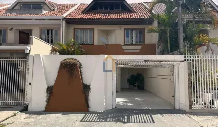 Sobrado com 161m² no bairro Guaíra