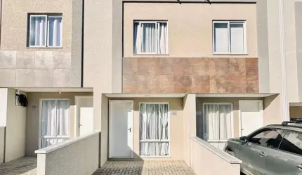 Sobrado com 47m² no bairro Santa Cândida