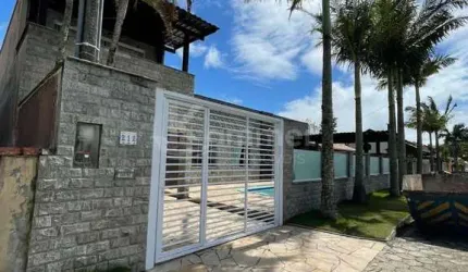 Casa com 10 Quartos a venda em Penha, 6 Suítes, 4 Banheiros e 4 Vagas de Garagem!