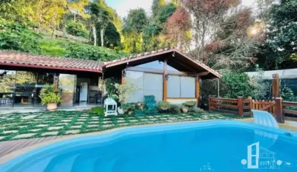 CASA DUPLEX Á VENDA NA CIDADE DE TERESÓPOLIS RJ