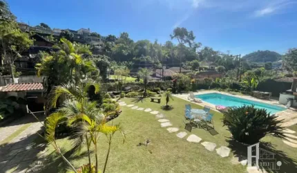 Imperdível oportunidade: Casa à venda em Teresópolis-RJ, bairro Carlos Guinle, com 6 quartos, 2 suítes e 6 vagas de garagem!