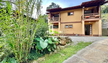 CASA À VENDA NA CIDADE DE TERESÓPOLIS RJ