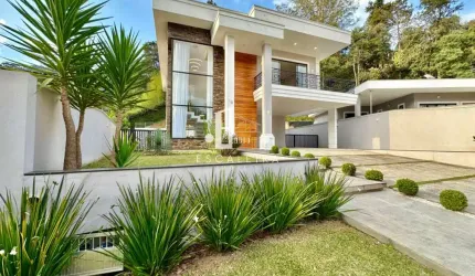 CASA À VENDA NA CIDADE DE TERESÓPOLIS RJ