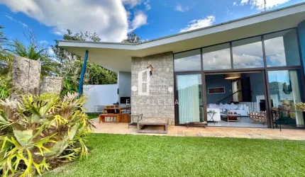 Casa de luxo em condomínio, 4 quartos e 2 suítes no Parque do Imbui - Teresópolis-RJ! Agende sua visita já!