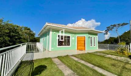 Casa de em Condomínio à Venda em Teresópolis-RJ, com 4 Quartos, 1 Suíte e 223,30m² de Área Privativa!