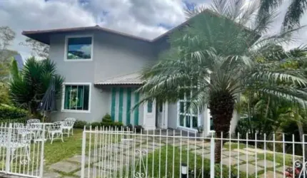 CASA EM CONDOMÍNIO À VENDA NA CIDADE DE TERESÓPOLIS RJ