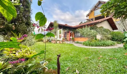 CASA À VENDA EM TERESÓPOLIS RJ