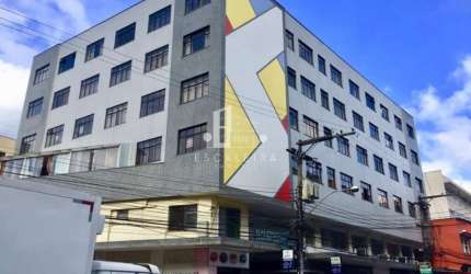 Apartamento à venda em Teresópolis-RJ, Várzea: 2 quartos, 1 sala, 1 banheiro, 60m² de área. Confira já!