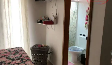 LINDO SOBRADO EM CONDOMÍNIO FECHADO - AVALIA PERMUTA APTO.