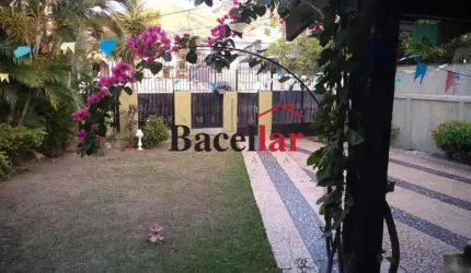 Casa com 3 quartos à venda na Rua Pedro Teles, Praça Seca, Rio de Janeiro, 215 m2 por R$ 630.000