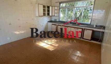 Casa com 6 quartos à venda na Travessa Melquíades, Penha Circular, Rio de Janeiro, 420 m2 por R$ 1.200.000
