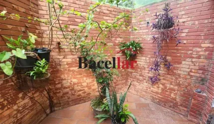 Apartamento com 2 quartos à venda na Rua São Luiz Gonzaga, São Cristóvão, Rio de Janeiro, 60 m2 por R$ 200.000