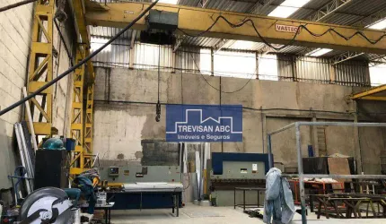 Galpão para alugar, 690 m² - Serraria - Diadema/SP