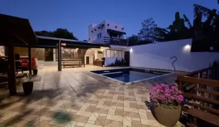 Paraíso particular em Araçoiaba da Serra! Chácara completa e pronta para morar.