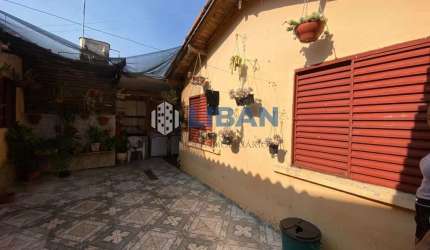 OTIMA CASA COM PONTO COMERCIAL PROXIMO A  AVENIDA