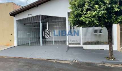 ALUGA-SE EXCELENTE RESIDÊNCIA JARDIM AMÉRICA