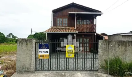 Casa com 3 quartos à venda na Rua Claudiomiro Vizoto, 779, Praia do Ervino, São Francisco do Sul, 180 m2 por R$ 220.000