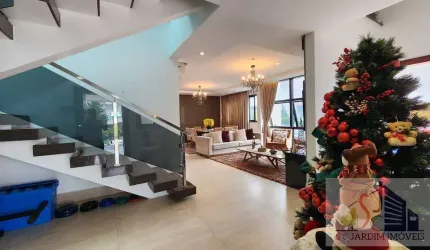 Casa em Condomínio de 05 suítes - Quinta das Laranjeiras - Bairro Flores.