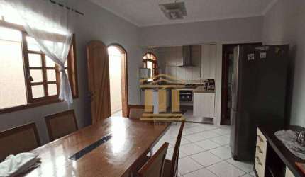 Casa com 3 quartos à venda, 254 m² por R$ 800.000 - Jardim Portugal - São José dos Campos/SP