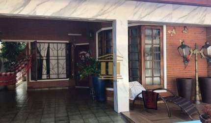 Linda casa assobradada na Reserva do Bosque!!