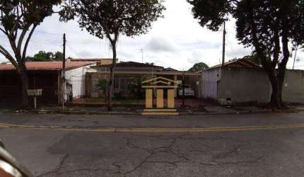 Casa Térrea 3 Dormitórios 1 Suíte - Monte Castelo
